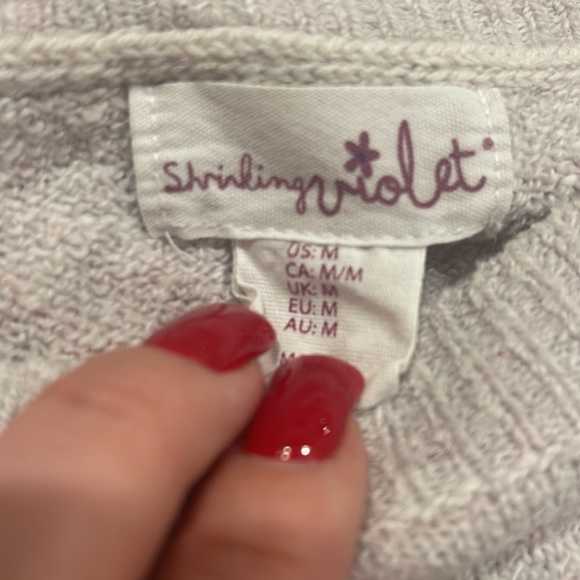 Shrinking Violet - Picture 4 of 4